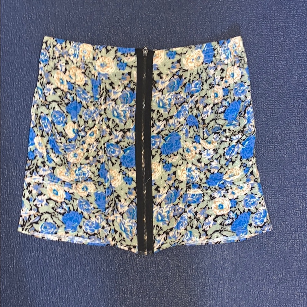 Forever 21 Floral Zip-Up Skirt!